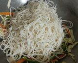 शेजवान नूडल्स विथ मंचूरियन (Schezwan noodles with manchurian recipe in Hindi) रेसिपी चरण 8 फोटो