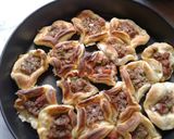 A picture of step 6 of Meat-Stuffed Honeycomb Bread (Lahmeh bil Ajeen).