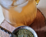 Foto del paso 3 de la receta: Tereré bien helado y antinflamatorio 🧉 Tereré saludable con jengibre, canela y limón 🫚 🌱 🍋