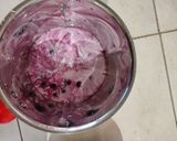 A picture of step 2 of Blueberry Lassi.