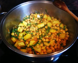 Foto del paso 5 de la receta: Garbanzos caldoso al curry y cúrcuma