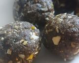 હેલ્ધી ખજૂર ડ્રાયફ્રુટ લાડુ (Healthy Khajoor Dryfruit Ladoo Recipe In Gujarati) રેસીપી સ્ટેપ4ફોટો