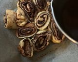 Foto del passaggio 4 della ricetta Alberello di girelle alla crema di formaggio e cannella🥨🎄🤍