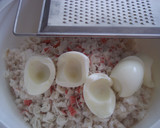 Foto del paso 5 de la receta: Ensaladilla de merluza con bocas de mar y aguacate