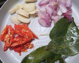 Foto langkah ke 3 dari resep Oseng Sarden Tahu.