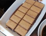 Foto del paso 4 de la receta: Tarta de galletas de mamá con chocolate y coco