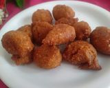 A picture of step 4 of Sweet Fritters gulgule.