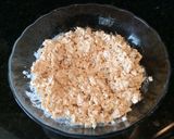 A picture of step 6 of Chicken with Rice Salad in a Bundt Pan.