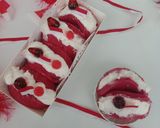 Foto langkah ke 8 dari resep Bolu Lipat Merah Putih.