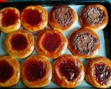 Ökörszem Túrós, csoki krémes, eper dzsemes recept fázis 8 fotója
