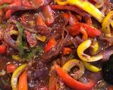 Poivronnade façon chachouka à ma façon !! étape de la recette 1 photo