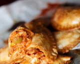 Foto del paso 7 de la receta: Empanadillas al horno con pollo y tomate