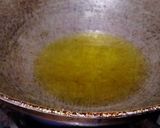 A picture of step 3 of Aloo and green lehsun sabji.