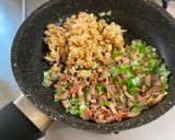 A picture of step 2 of Oatmeal Egg Fried Rice.