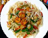 A picture of step 10 of Pad thai noodles.