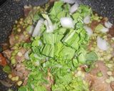 Foto del paso 4 de la receta: Costillas de cerdo con chícharo verde y acelga
