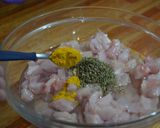 Foto del paso 3 de la receta: Pechugas en wok salteadas al vino blanco