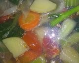 Foto langkah ke 3 dari resep Sayur Sop Sederhana dan Bakwan jagung.