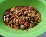 Foto langkah ke 4 dari resep Rica Rica Cumi Sosis.