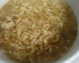 Foto langkah ke 3 dari resep Indomie soto spesial.