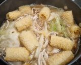 รูปขั้นตอนการทำที่ 4 ของ กะหล่ำปลีต้มกับฟองเต้าหู้ไก่ฉีก คล้ายต้มจับฉ่าย เคลียร์ตู้เย็น