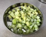 A picture of step 1 of Cucumber Curry.