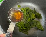 A picture of step 6 of Green Onion and Wakame Seaweed Ramen.