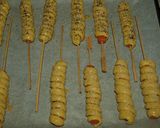 Φωτογραφία βήματος 3 της συνταγής "Corn" dogs με λωρίδες σφολιάτας