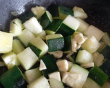 Foto del paso 2 de la receta: Alubias con calabacín y tomate. Vegetarianas