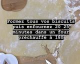 Une image de l'étape 4 de Biscuits enrobés de chocolat blanc.