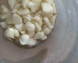 A picture of step 3 of Garlic paste.