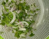 A picture of step 2 of Palak piyaz pakory.