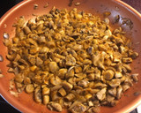 Foto del paso 7 de la receta: Fajitas rellenas de champiñón, aguacate, queso vegano y tomate 🍄 🥑🧀🍅