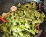 Foto langkah ke 4 dari resep Tumis Pare Udang.