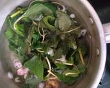 Foto langkah ke 2 dari resep Sayur Bening Bayam.
