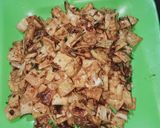 Foto langkah ke 3 dari resep Kulit pangsit pedas manis.