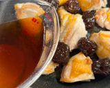 A picture of step 2 of Japanese Soy Chicken with Dates.