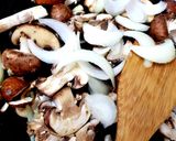 A picture of step 1 of My Garlic Mushroom, Onion and Sweet pepper Side Dish. 😁.