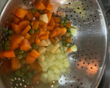 Foto del paso 2 de la receta: Ensalada de coliflor y atún con verduras