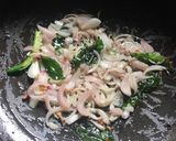 A picture of step 4 of Bread Upma.