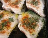Foto del paso 1 de la receta Raya al vino blanco y patatas aromatizadas al ajo y perejil
