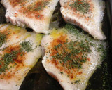 Foto del paso 1 de la receta: Raya al vino blanco y patatas aromatizadas al ajo y perejil