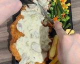 Foto langkah ke 10 dari resep Crispy Chicken Steak With Creamy Mushroom Sauce.