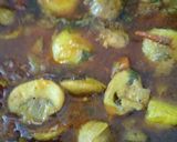 A picture of step 7 of Potato mushroom curry.