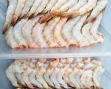Foto langkah ke 1 dari resep Salt n pink pepper prawns.