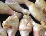 Foto del paso 1 de la receta: Patas de pollo salteadas con soja y miel