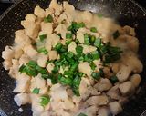 Foto del paso 5 de la receta: Pollo a la Crema con Papas al Horno