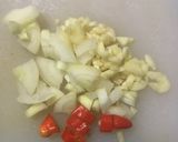 Foto langkah ke 1 dari resep Tumis Jamur kuah Tomat.