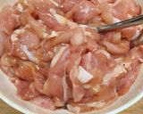 รูปขั้นตอนการทำที่ 1 ของ ไก่ผัดขิง