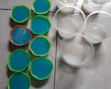 Foto langkah ke 2 dari resep Puding Kaca Mawar Cup.